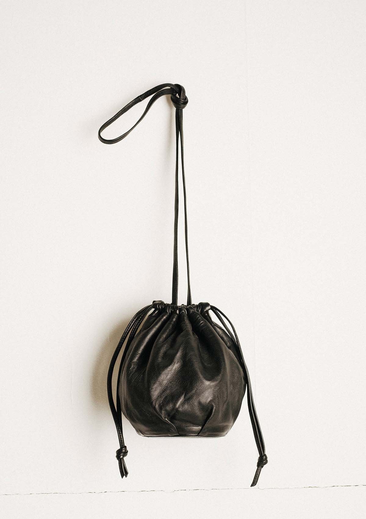 JEHAN NAPPA LEATHER BAG (IN BLACK)